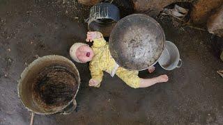 Single mother picks watermelons to sell to earn money to raise her children - a life of poverty