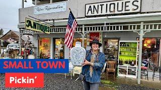 SMALL TOWN, BIG DEALS!! Thrift With Me!  Vintage Shopping For Resale | Is Small Town Pickin' Better?