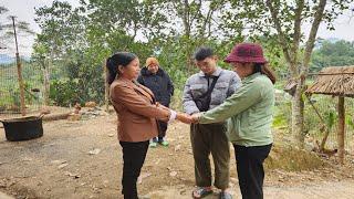 Thuan's mother returned to prepare for the wedding for Thuan and Dung.