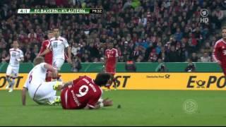 Bayern - Kaiserslautern DFB Pokal 2014:Jean Zimmer nervt Philipp Lahm