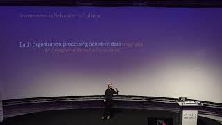 heise devSec 2018 – Keynote: Think and Act Like a Hacker to Protect Your ... (Paula Januszkiewicz)