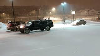 Duluth gets hit with lake-effect snow off Lake Superior