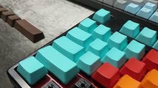 Replacing my Keyboard Key Caps (1976 Retro Colors)