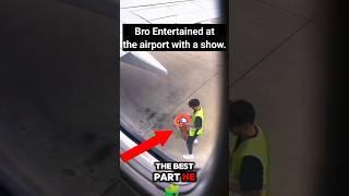 You won’t believe this airport worker’s insane juggling skills (marcelfreestyle on TT)