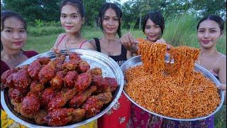 Chicken leg crispy with noodle cook recipe and eat - Amazing video