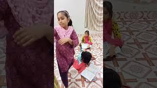 Bachoun ki entertainment #samahir bachoun ko parhaty huy #fun video#masti bhari dunya...