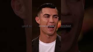 Warum wohnt Ronaldo noch mit seiner Mutter? #mindset #ronaldo #mutter #fussball #loyalität #shorts