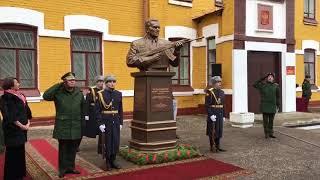 В Казани открыли памятник Михаилу Калашникову