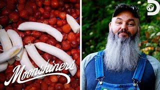 Making Strawberry-Banana Moonshine | Moonshiners | Discovery