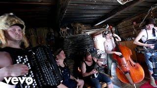 Steve ‘n’ Seagulls - Run To The Hills (Live)