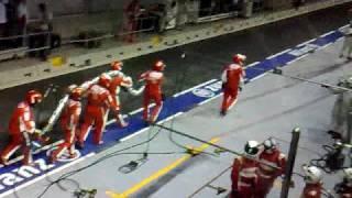 Massa's pit accident at Singapore F1 2008 (Spectator cam view)