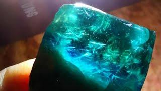 توباز نادر Topaz is rare الوان متعدده وشوائب رائعهMultiple colors and wonderful Multiple colors and