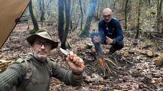 Accendere il fuoco  nel bosco bagnato ️ senza segaccio🪚, coltellone  e accetta 🪓