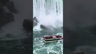 NIAGARA FALLS ONTARIO CANADA, CRUISE ON THE FALLS…