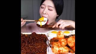 Black Bean Noodles, Eggs & Kimchi️ #asmr #mukbang #satisfying #eatingsounds  @Fumeyamyam