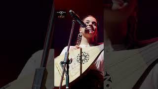 Maria Chivu makes the crowd scream 