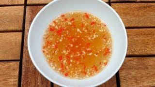 How to make Vietnamese dipping sauce "nuoc cham" - Cách pha nước chấm | Helen's Recipes