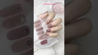  Watch how to get manicure at home in seconds! #nails #nailart