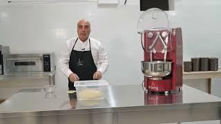 Preparazione Panettone Tradizionale con Antonio Chiera