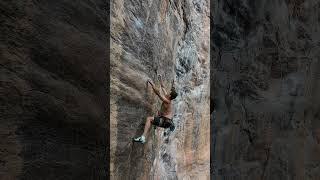 First crux of "Pele e Osso (8a Fr) #rockclimbing #fearless #climb #climbingworldwide #climbing