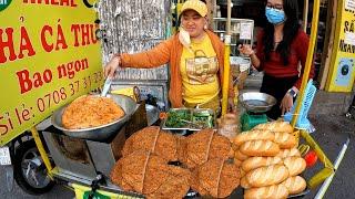 Lạ đời xe bánh mì chả cá thu 100% sạch sẽ cực ngon, luôn đông khách lúc xế chiều