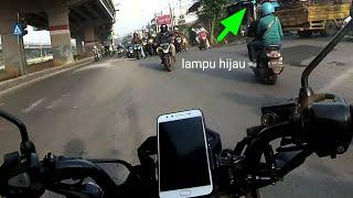 Galakan yg nerobos lampu merah