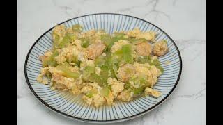 毛瓜炒蛋 Stir-Fried Hairy Gourd with Egg