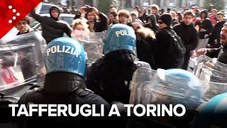 Incidenti a Torino tra polizia e studenti in piazza per il "No Meloni Day"