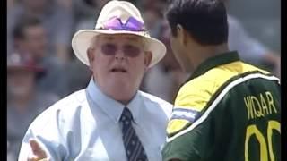 Waqar Younis vs Andrew Symonds, BEAMERS, exciting cricket fight