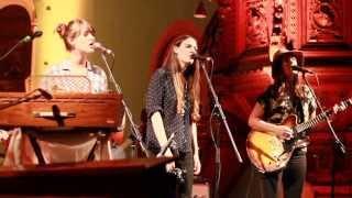 The Staves - Pay Us No Mind