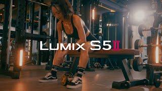 LUMIX S5M2 with 35mm 1.8 /Woman Fitness Motivation /Cinematic workout footage/handheld