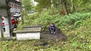 Bedzin Jewish cemetery Podzamcze St. - cleaning entrance at cemetery gate - Oct. 4, 2022