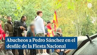 Abucheos y pitidos a Pedro Sánchez en el desfile de la Fiesta Nacional