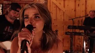 LIVE AT MATTS BARN - Session 4 - When The Lights Go Down - Caitlin Sheridan