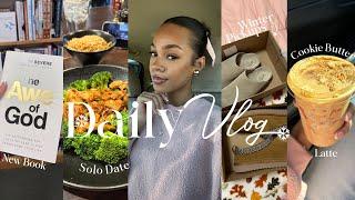 DAILY VLOG: solo date b/c I have no friends, taking pics, new book, shopping, new coffee & more!