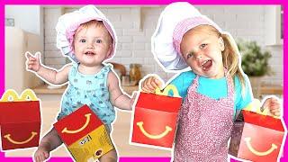 Kin Tin Teaches Baby Sister Roro How To Cook Her Favorite Food! Pretend Play Chef