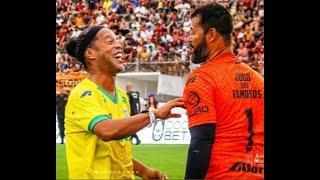 Lances mágicos de Ronaldinho Gaúcho em jogo dos Famosos