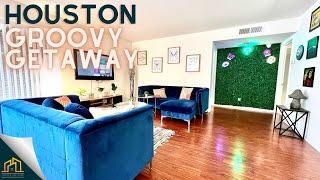 AirBNB Walkthrough Tour l Houston, Texas l Vintage Luxury Apartment