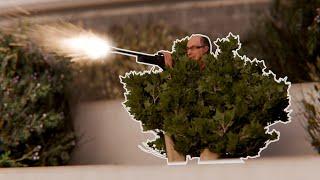 Psycho old man snipes his opps from a bush in GTA 5 RP