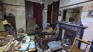 We Found The Abandoned Bennett's House With Loads Of Old Antiques Left Behind For Over 20 Years