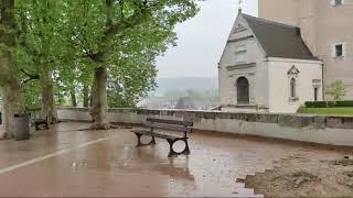 PROMENADE SOUS LA PLUIE