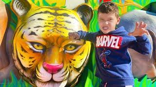 A Trip to the Zoo and How to Behave around Animals!  Important Safety Rules and Tips for Kids!