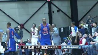 Knicks big man Darnell Jackson ties it from deep!