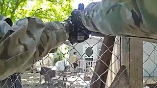 Texas Officers Chase and Shoot Armed Felon