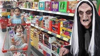 Aren !!! Yaşlı Cadı Teyze Bizi Takip Etmiş Markete Gelmiş