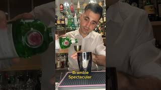 Bramble ️🪴 50 ml gin,30 ml succo limone,15 ml zucchero liquido,15 ml crème de mûre #shortvideo