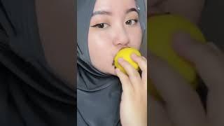 Life hacks cara membuat bibir sehat dengan lemon