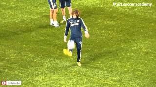 Brazilian defender ● David luiz ball control