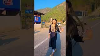 pahadi girl#nature #mountains #fresh #valley #loveuttarakhand #uttarakhand #shortvideo #garhwali