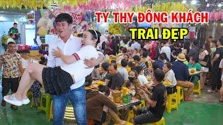 Ty Thy đông khách vỡ trận, nhiều trai đẹp ghé thăm - Ty Thy Vlog Gỏi đu đủ